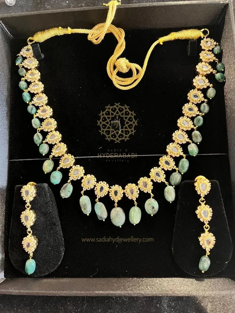 Real Emerald Aakifa Pan Barfi Necklace Set