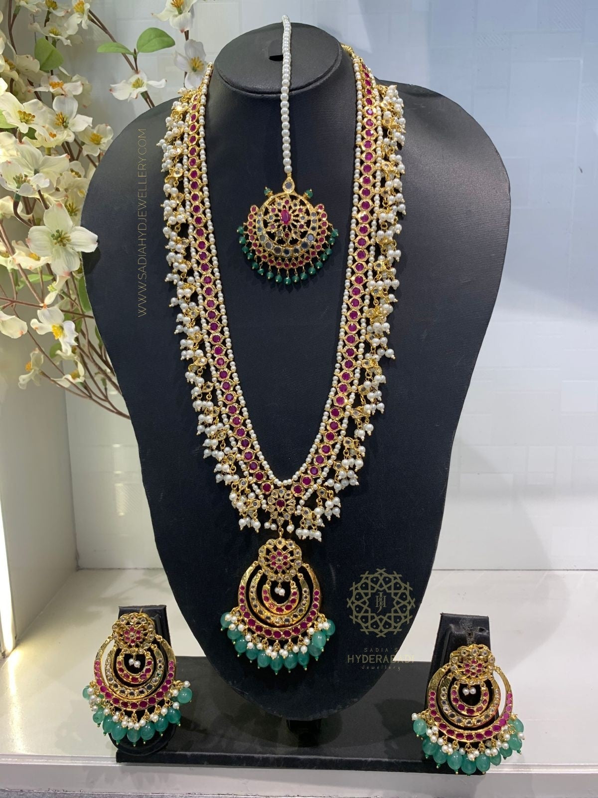 Hina gold plated Emerald Green Rani haar online with matching earrings