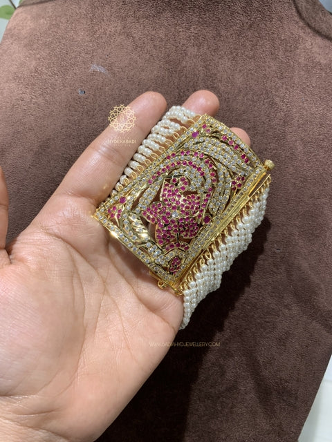 Aneesa Red White Jadau Hathkalai