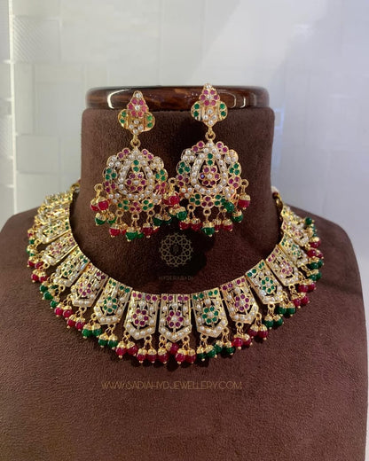 Rasha Red Green Necklace Set