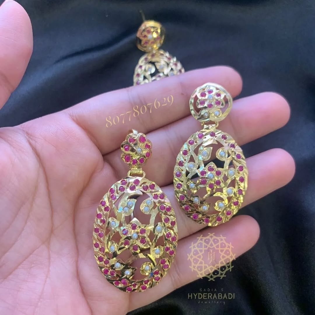 Sabiha Red Jadau Pendant Set