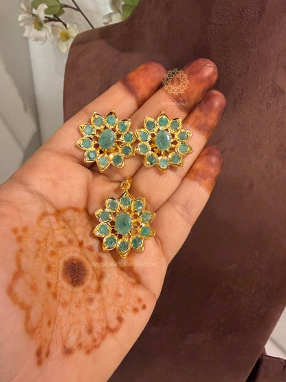 Samira Real Emerald Pendant Set