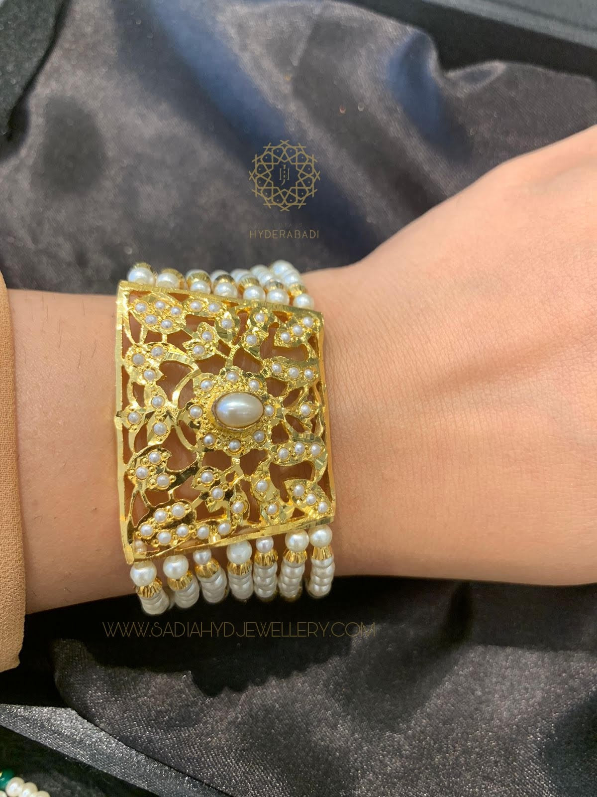 Sanaya White Jadau Bracelet