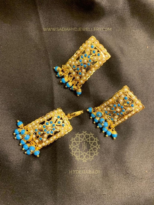 Sara Firoza Square Pendant Set