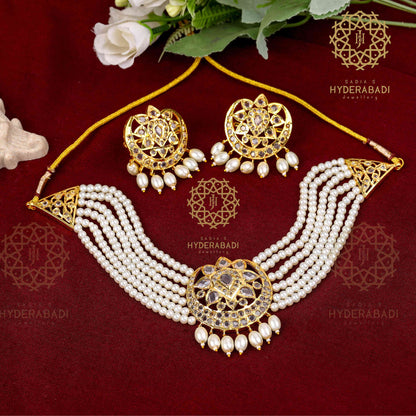 Shifa White Choker
