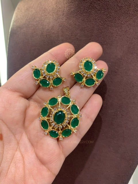 Shura Green Pendant Set