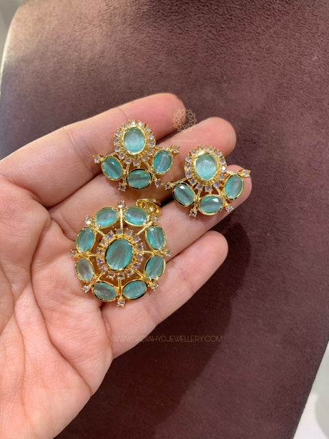 Shura Light Green Pendant Set