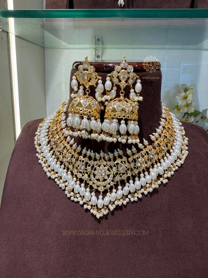Soofia White Necklace