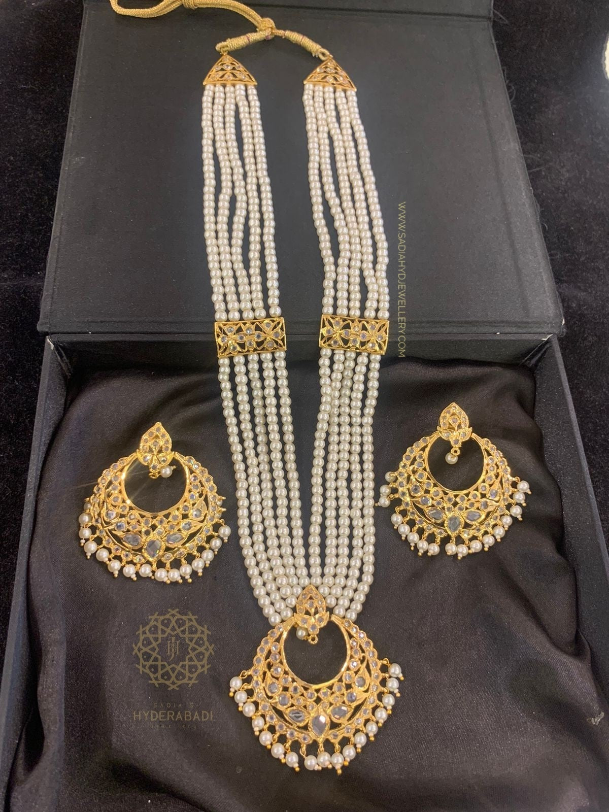 Subuhi White Rani Haar