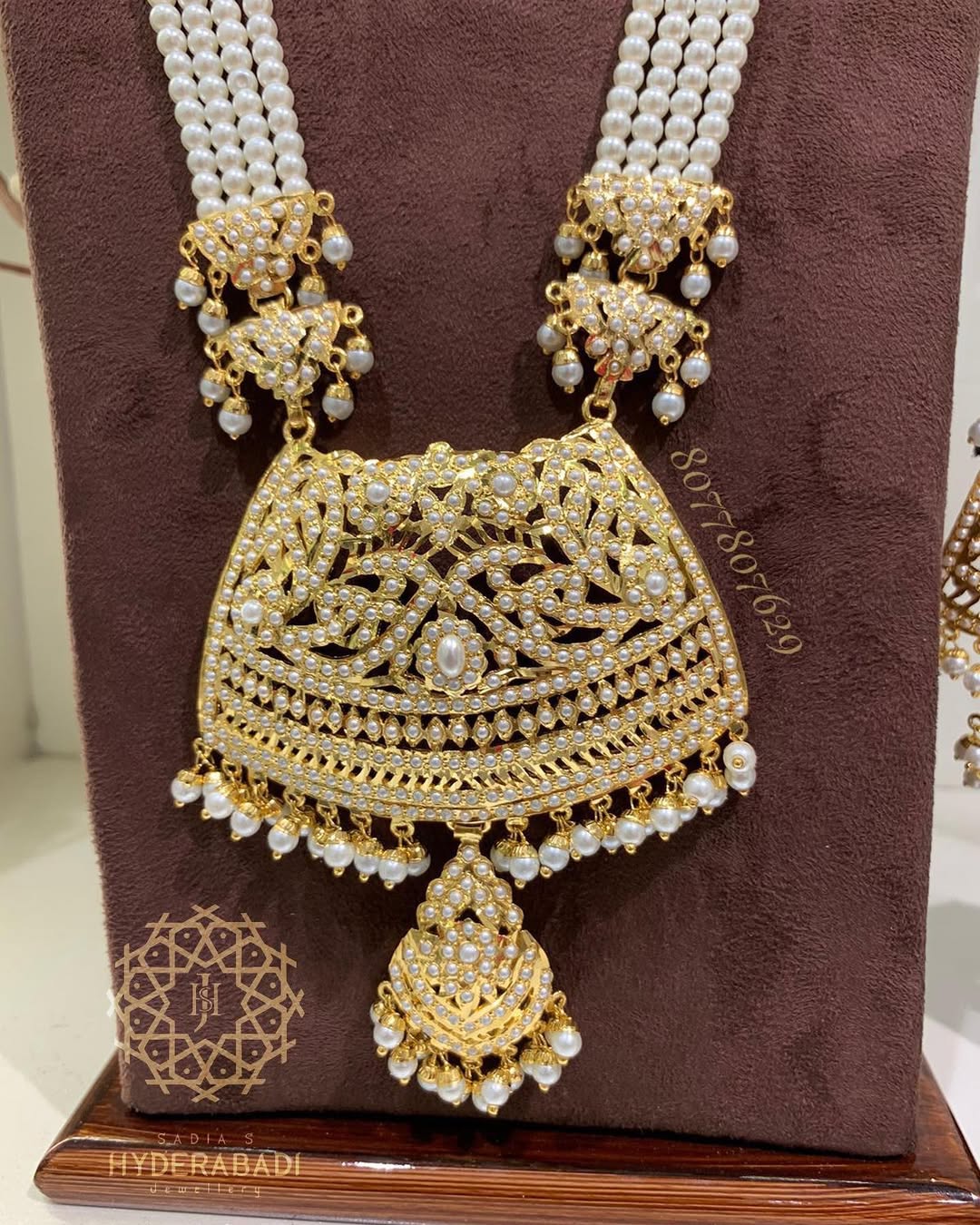 Tahira White Rani Haar Set
