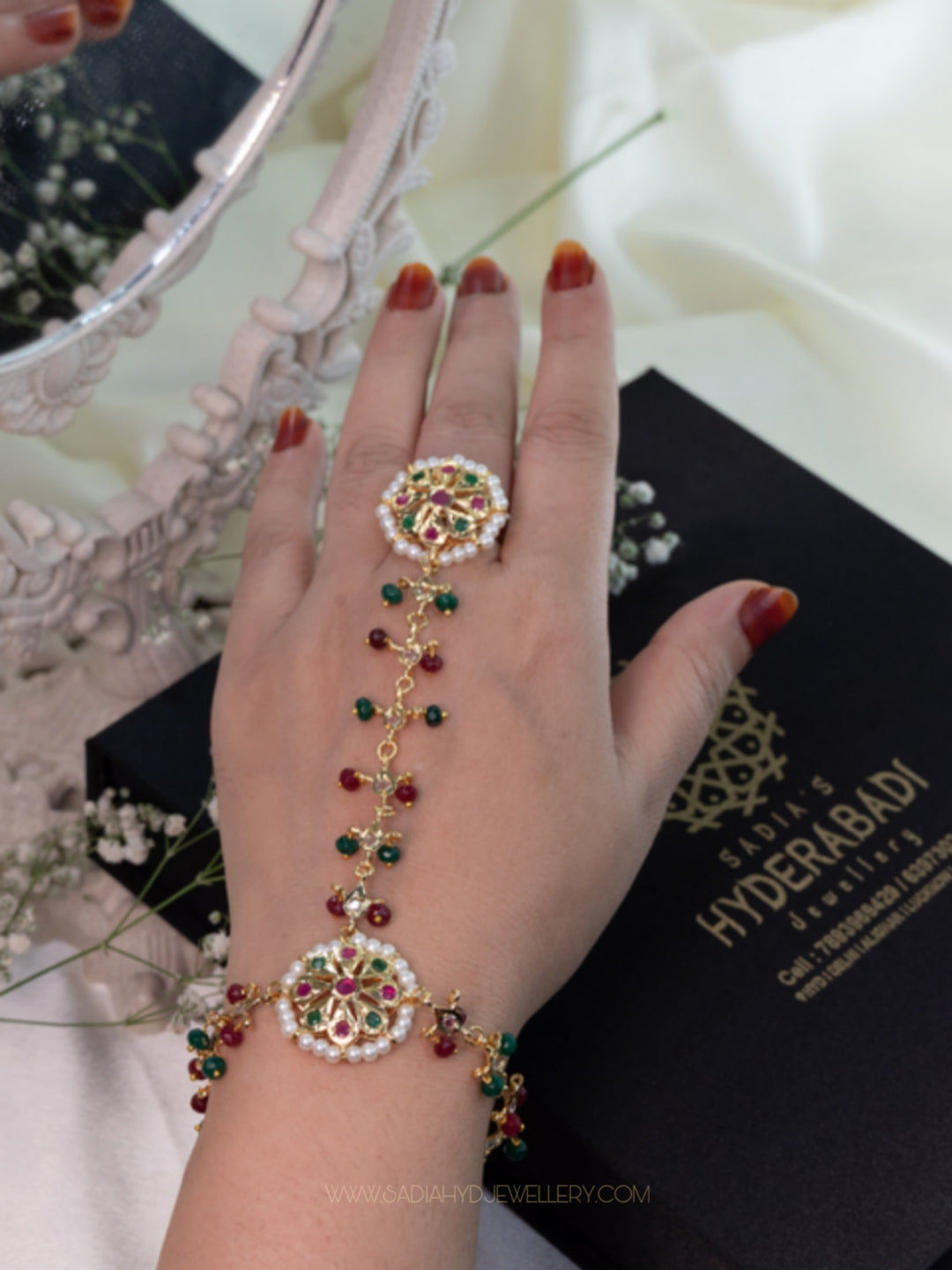 Talha Red Green Delicate Hathphool – Sadiahyderabadi
