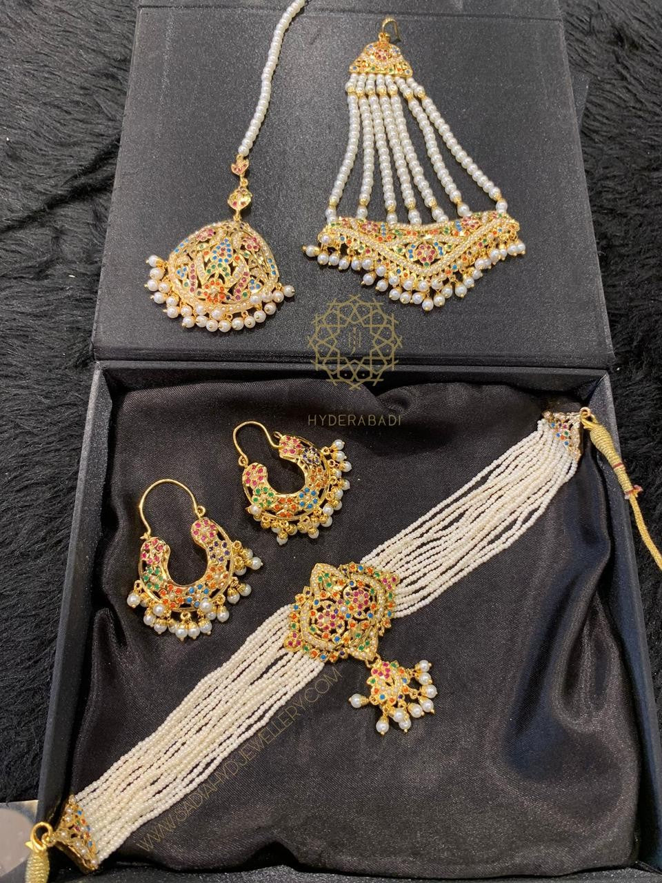 Ufaq Multicolour Bridal Set