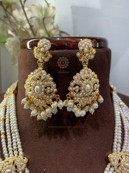 Urfi White Jadau Bridal Set