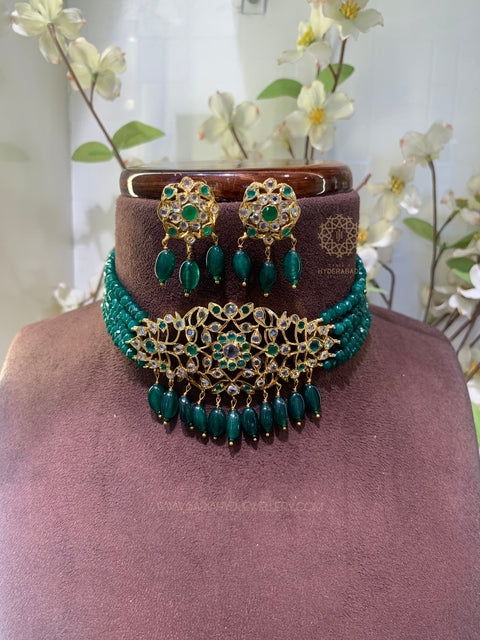 Urwa Green Choker