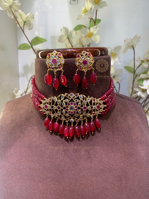 Urwa Red Choker