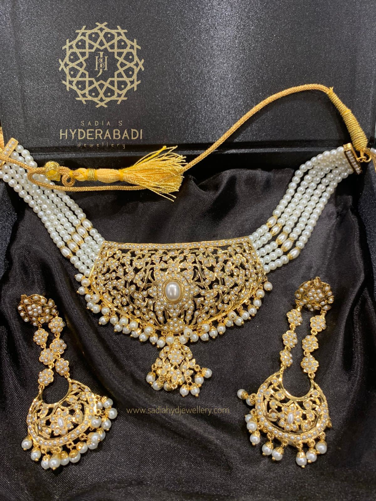 Aayat Jadau White Color Choker Set