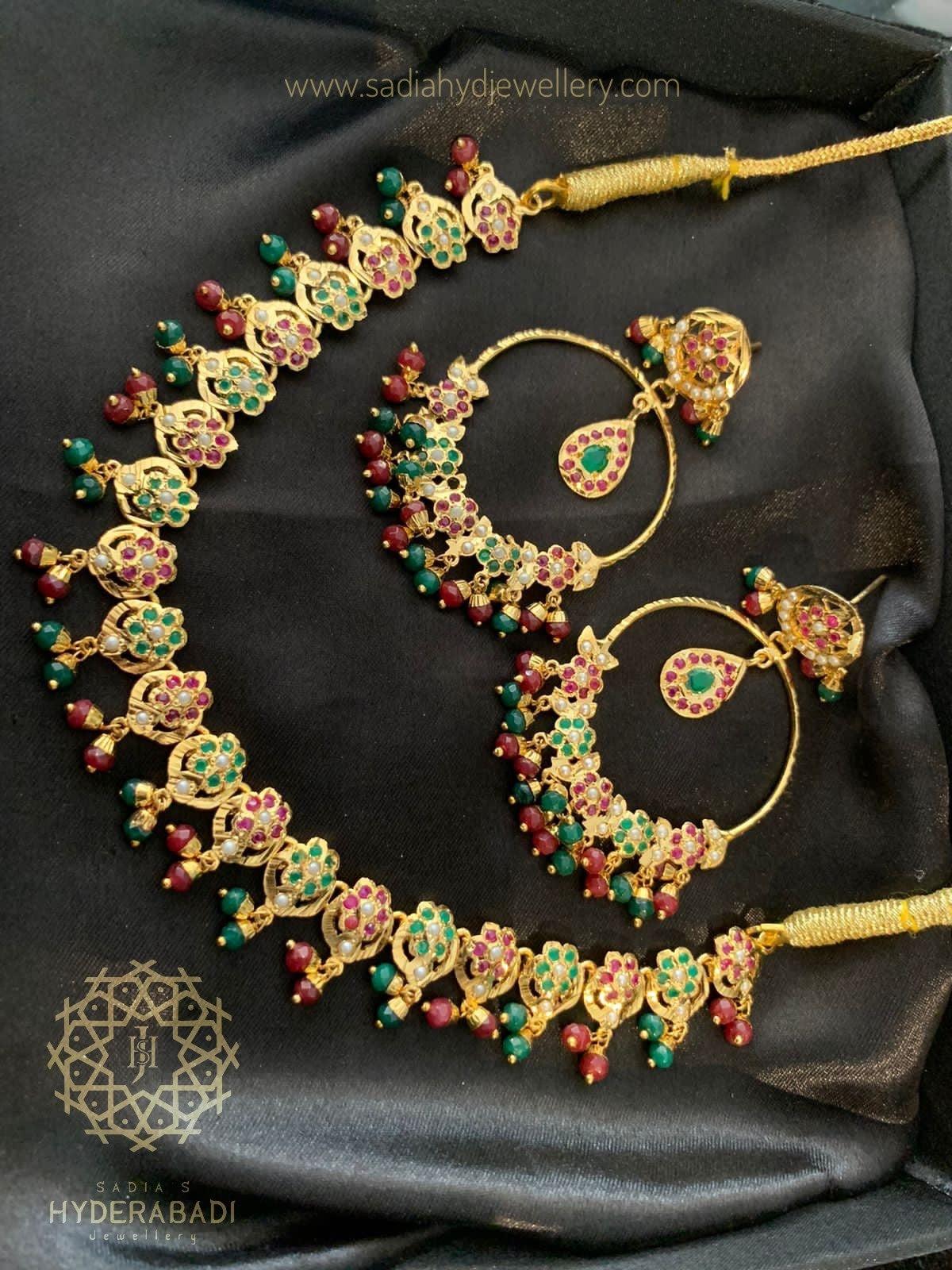 Sadiqa Red Green Necklace Set