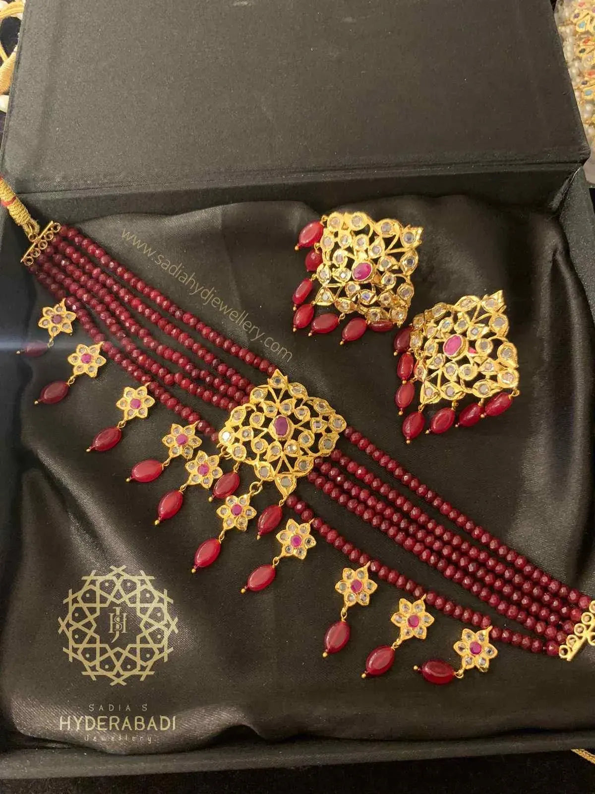 Kainaat Red Guluband with Matching Earrings