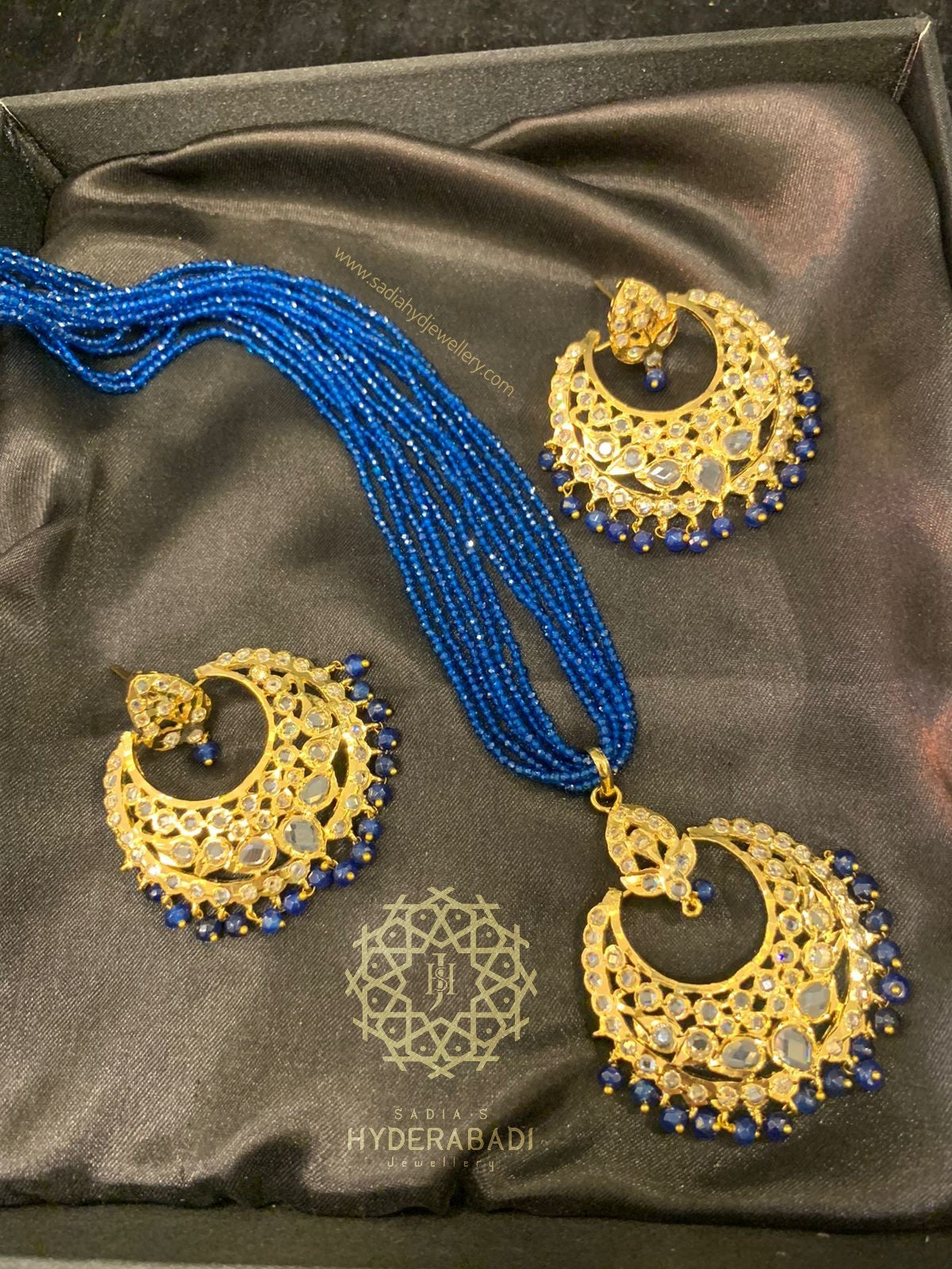 Rukhsana Blue Pendant Set