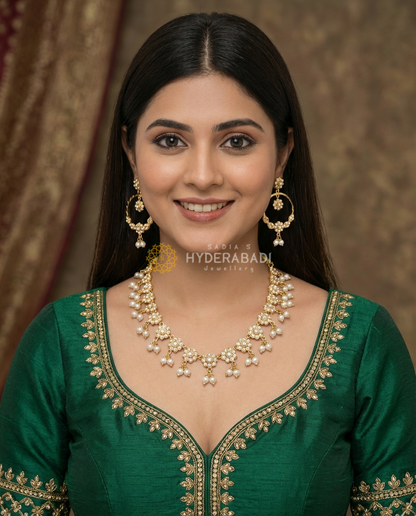 Anshara White Flower Necklace Set