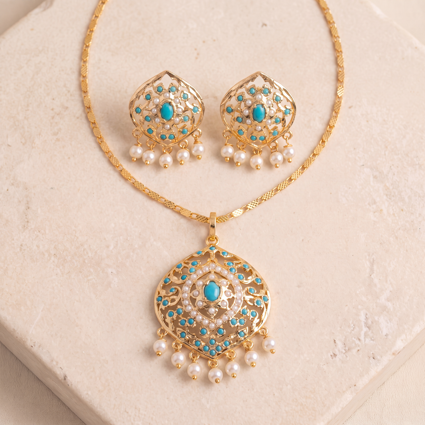 Arqam Firoza Pendant Set