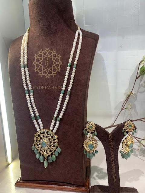 Rukhsar Real Emerald Real Pearl Big Pendant Set